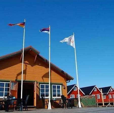 Adventure Camp - Mehamn Hotel Exterior foto